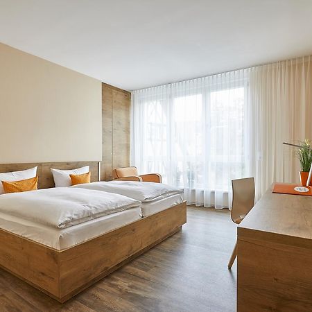 Hotel Goll Pforzheim-Niefern Екстериор снимка