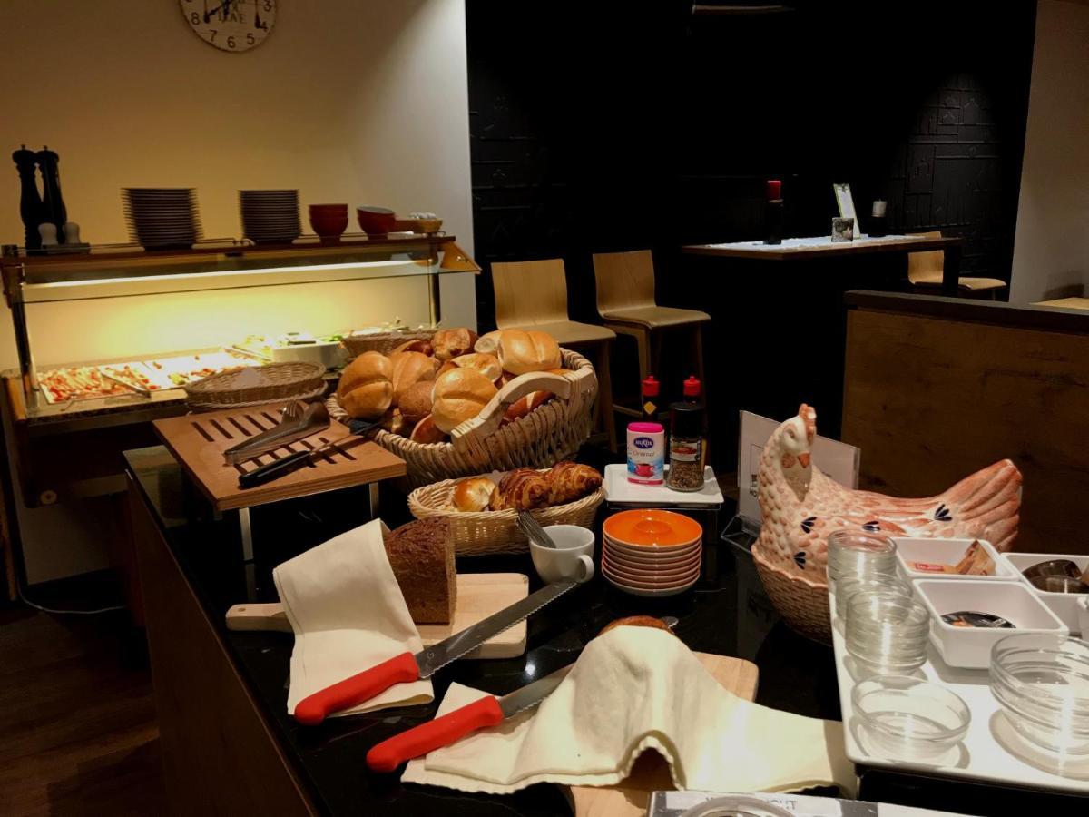 Hotel Goll Pforzheim-Niefern Екстериор снимка