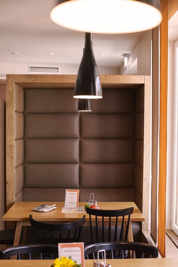 Hotel Goll Pforzheim-Niefern Екстериор снимка