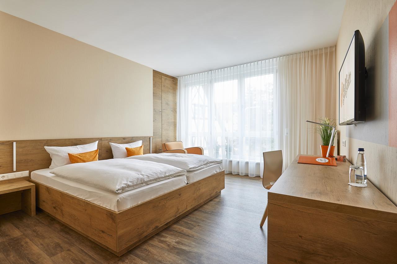 Hotel Goll Pforzheim-Niefern Екстериор снимка