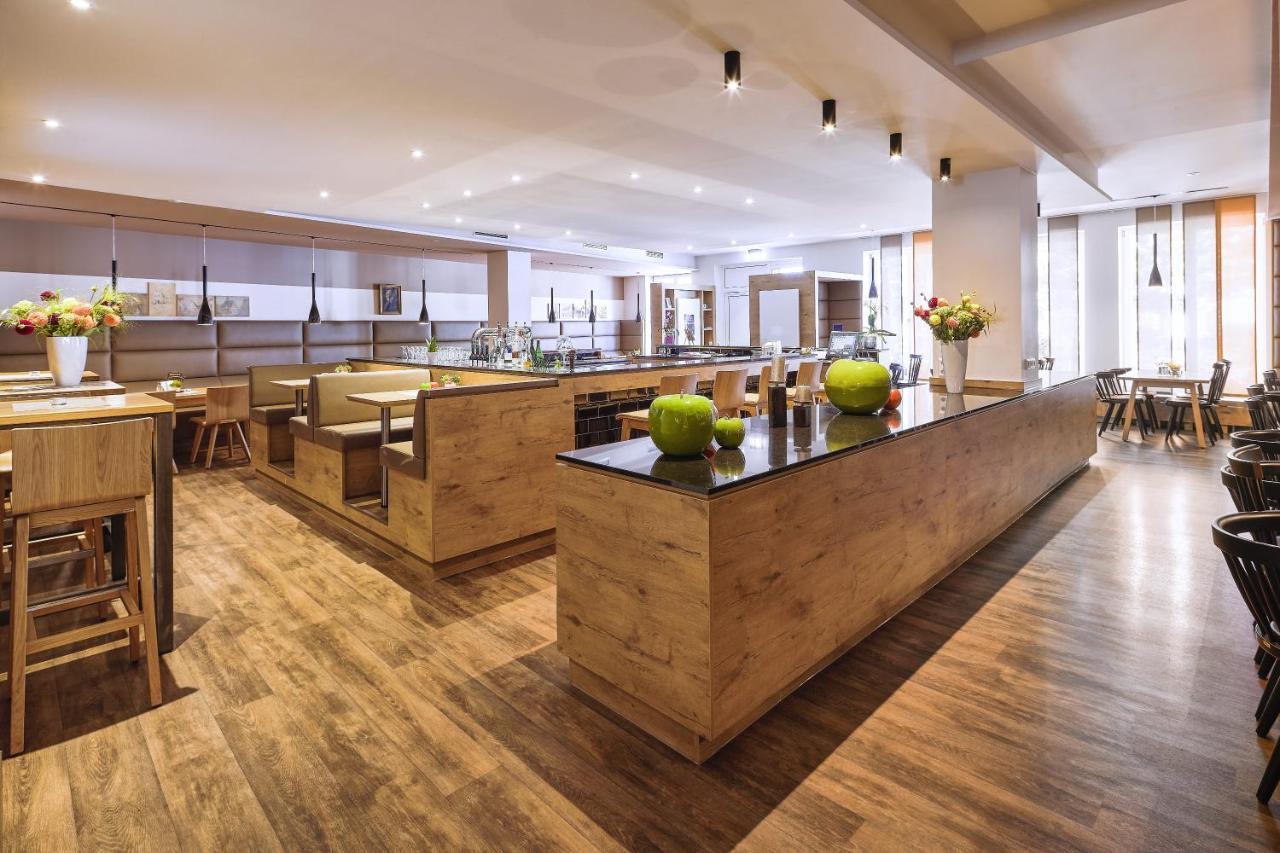 Hotel Goll Pforzheim-Niefern Стая снимка