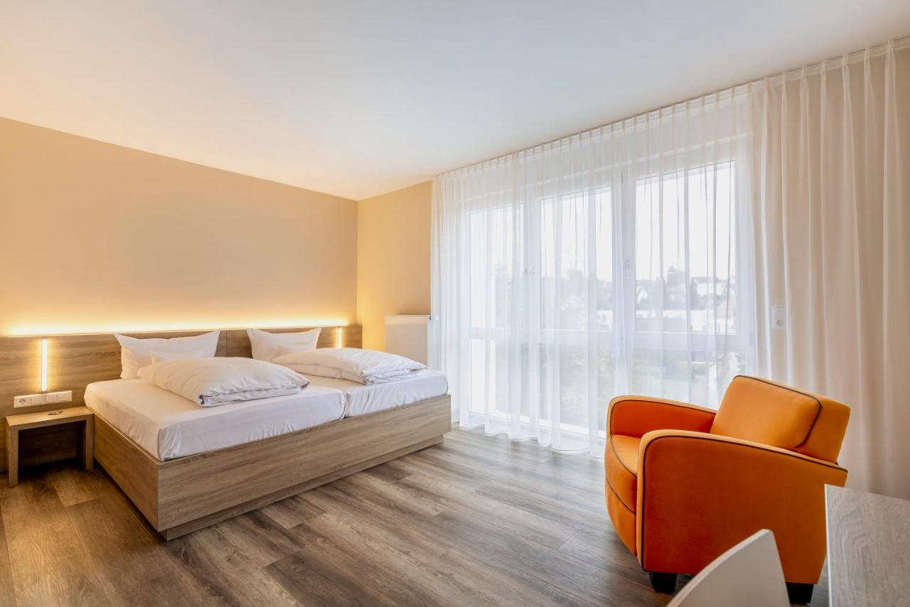 Hotel Goll Pforzheim-Niefern Екстериор снимка